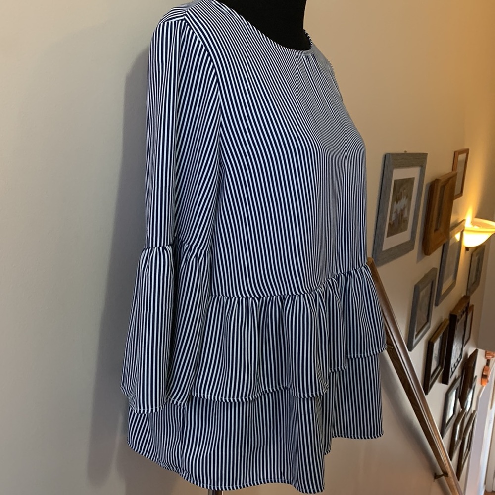 EUC Vertical Striped Women’s Ruffle Long Sleeve Blouse - Picture 3 of 7